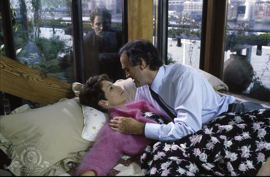 John Cleese, Jamie Lee Curtis, and Kevin Kline in Рыбка по имени Ванда (1988)