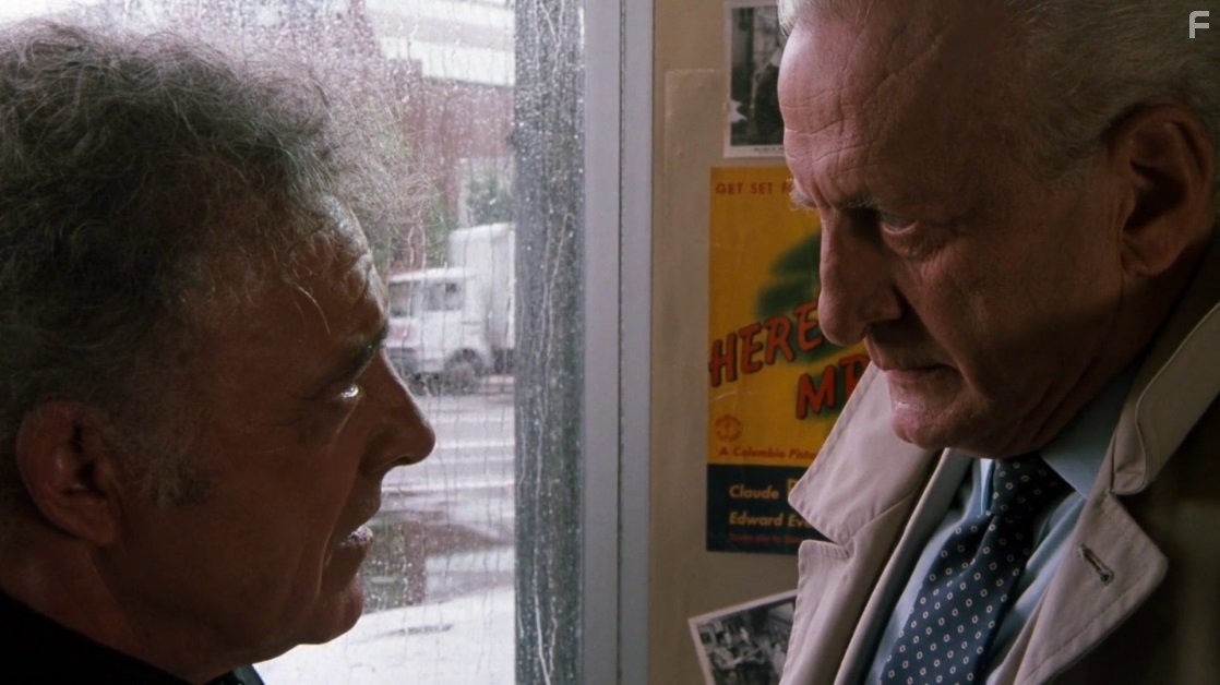 George C. Scott and Ed Flanders in Изгоняющий дьявола III (1990)