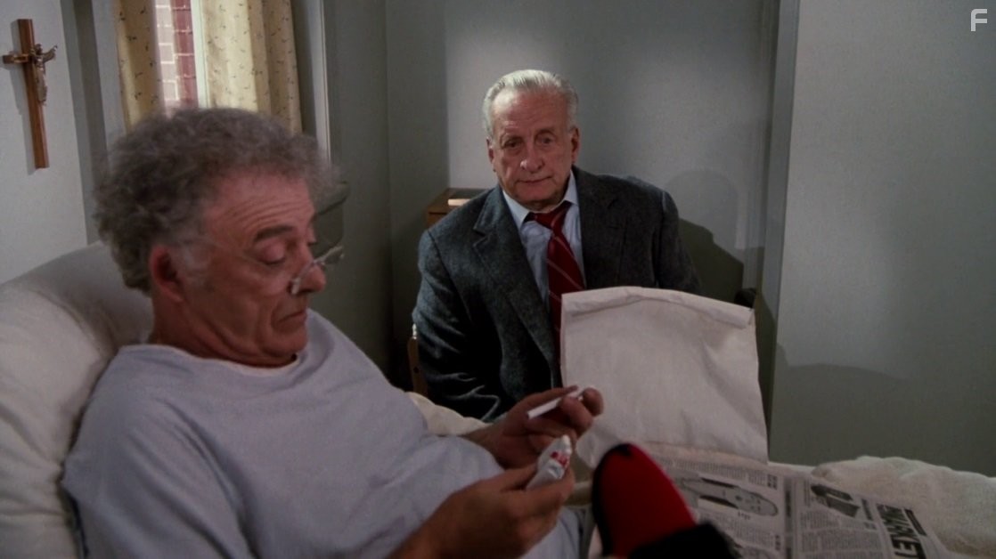 George C. Scott and Ed Flanders in Изгоняющий дьявола III (1990)