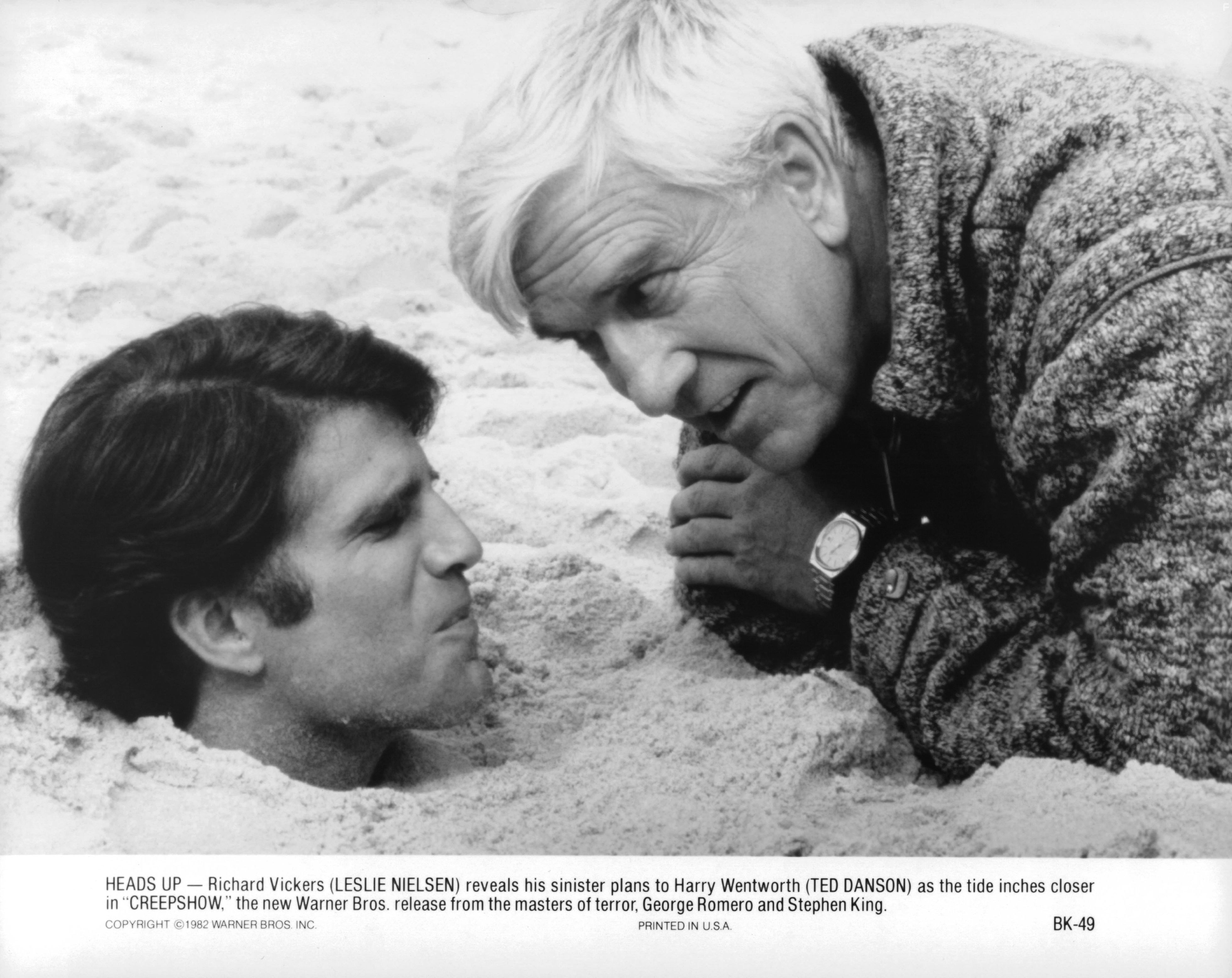 Leslie Nielsen and Ted Danson in Калейдоскоп ужасов (1982)