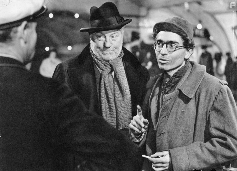 Darry Cowl and Jean Gabin in Archim?de, le clochard (1959)