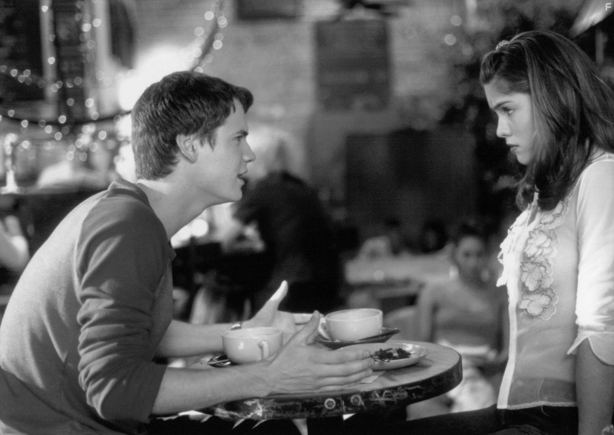 Jodi Lyn O'Keefe and Shane West in Любой ценой (2000)