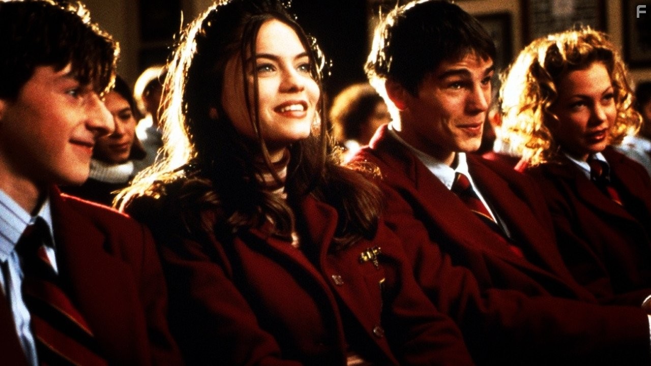 Josh Hartnett, Adam Hann-Byrd, Jodi Lyn O'Keefe, and Michelle Williams in Хэллоуин H20: Двадцать лет спустя (1998)