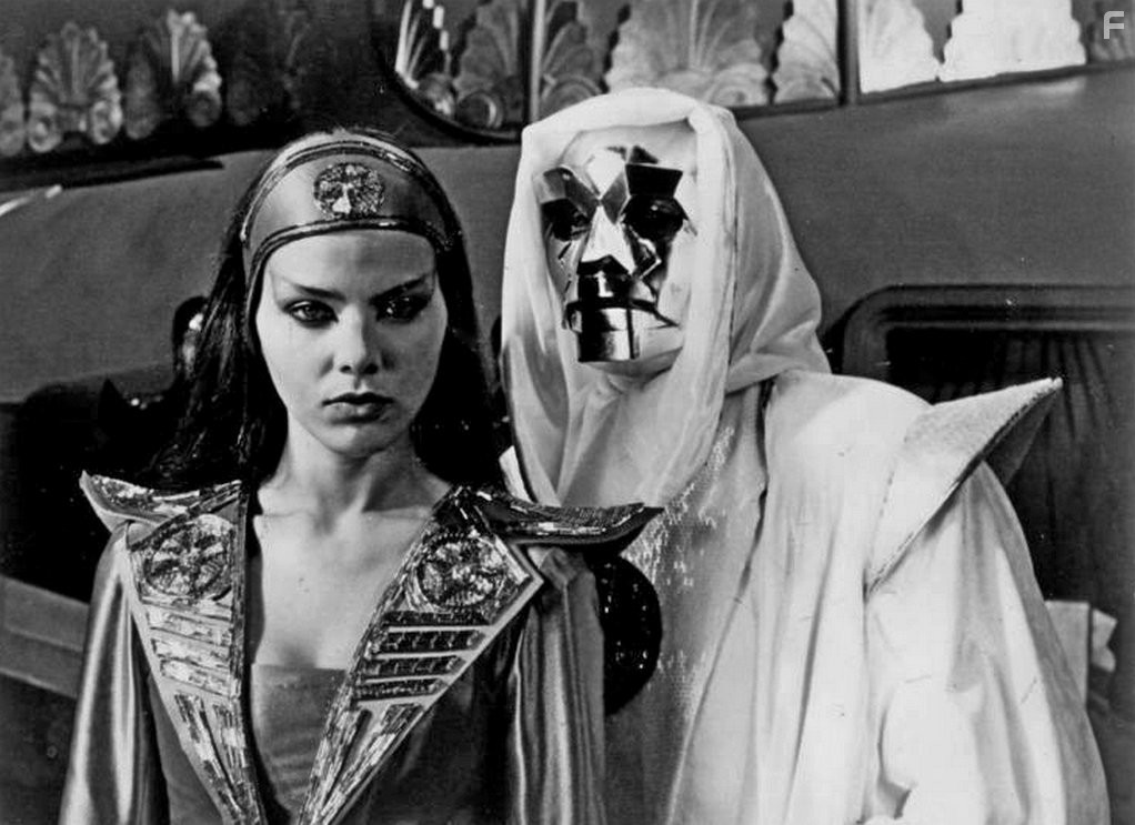 Ornella Muti and Peter Wyngarde in Флэш Гордон (1980)