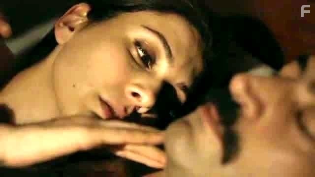 Kenan Imirzalioglu and Berg?zar Korel in Дядя Кара (2012)