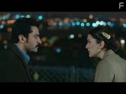 Kenan Imirzalioglu and Berg?zar Korel in Дядя Кара (2012)