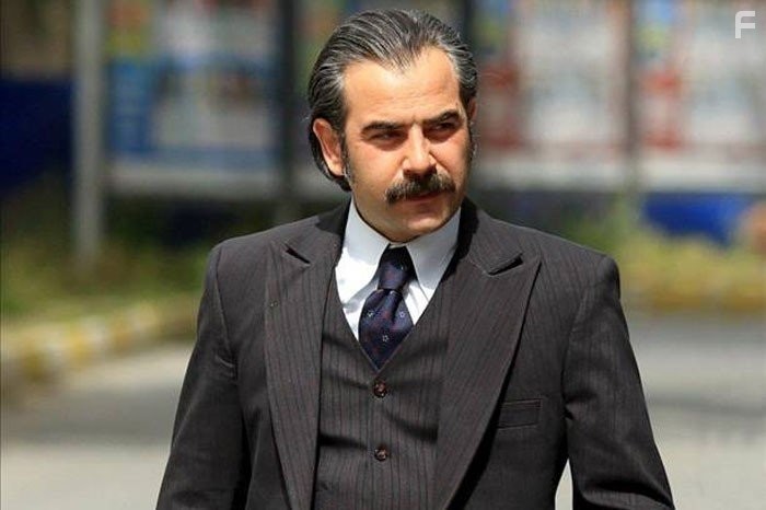 Yurdaer Okur in Дядя Кара (2012)