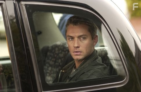 Jude Law in Bтoржение (2006)