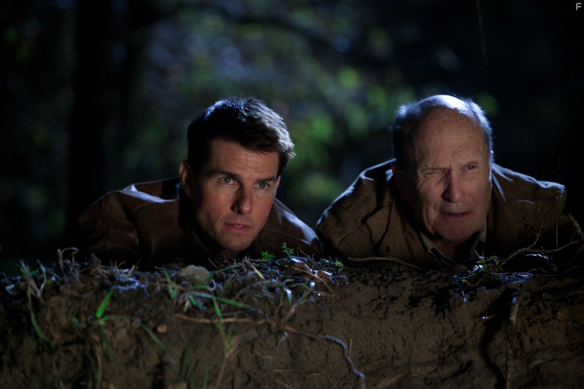 Tom Cruise and Robert Duvall in Джек Ричер (2012)