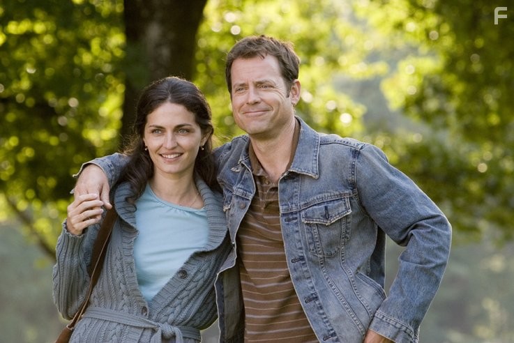 Greg Kinnear and Erika Marozs?n in Праздник любви (2007)