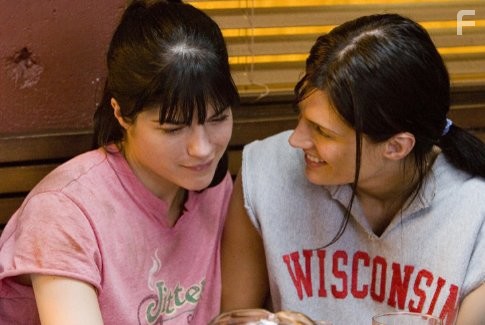 Selma Blair and Stana Katic in Праздник любви (2007)