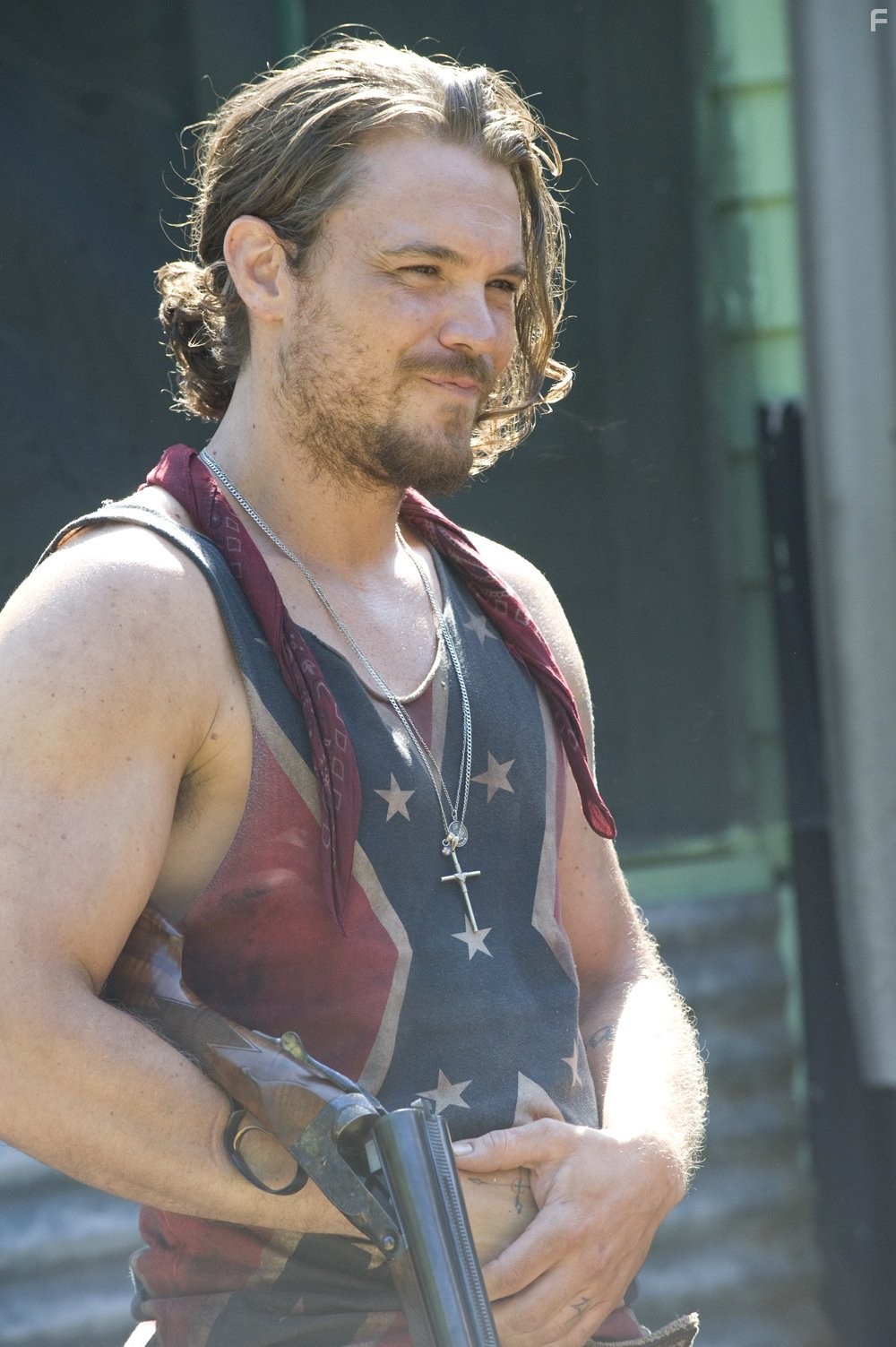Clayne Crawford in Бэйтаун вне закона (2012)