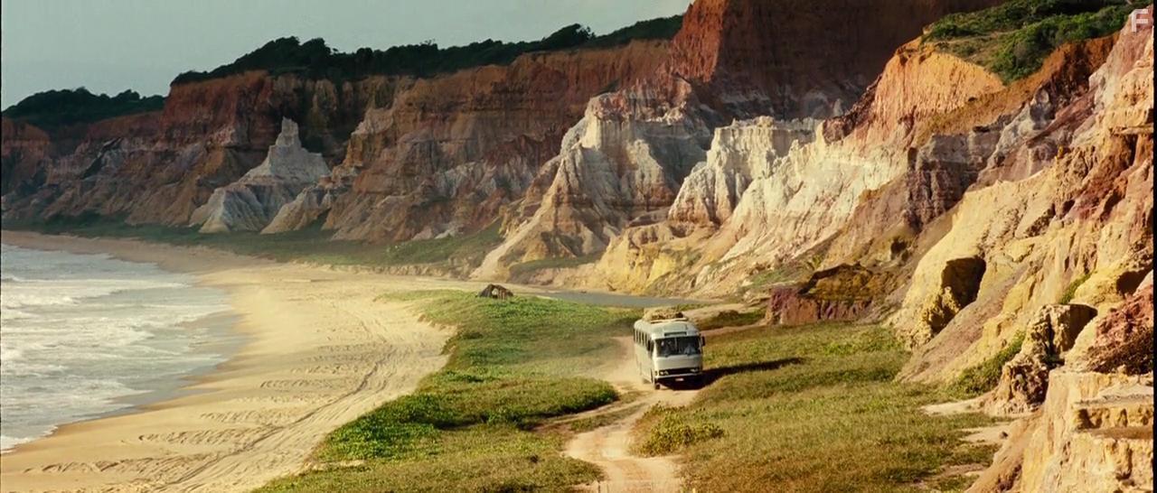 Parasos Artificiais (2012)