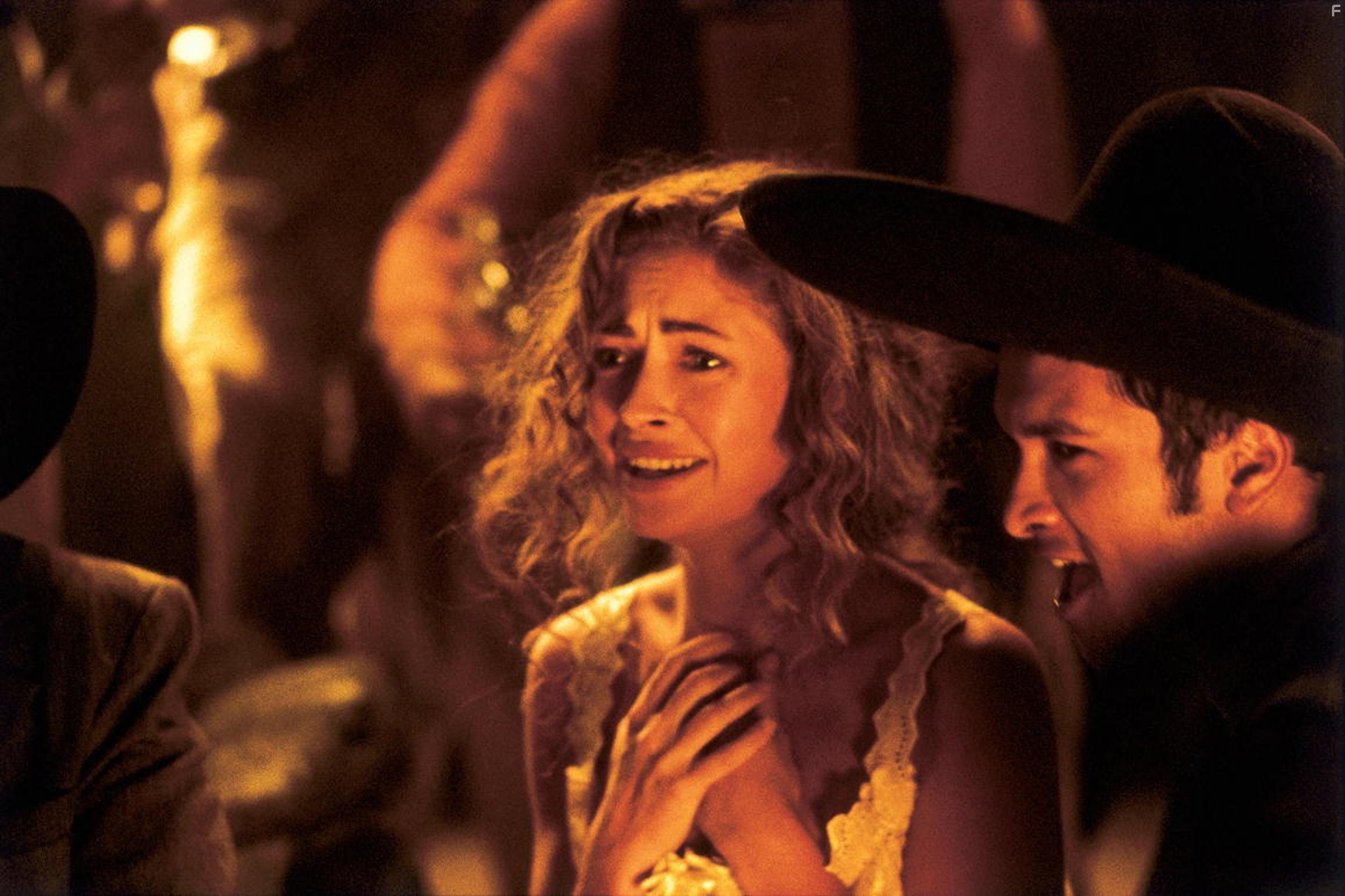 Rebecca Gayheart in От заката до рассвета 3: Дочь палача (1999)