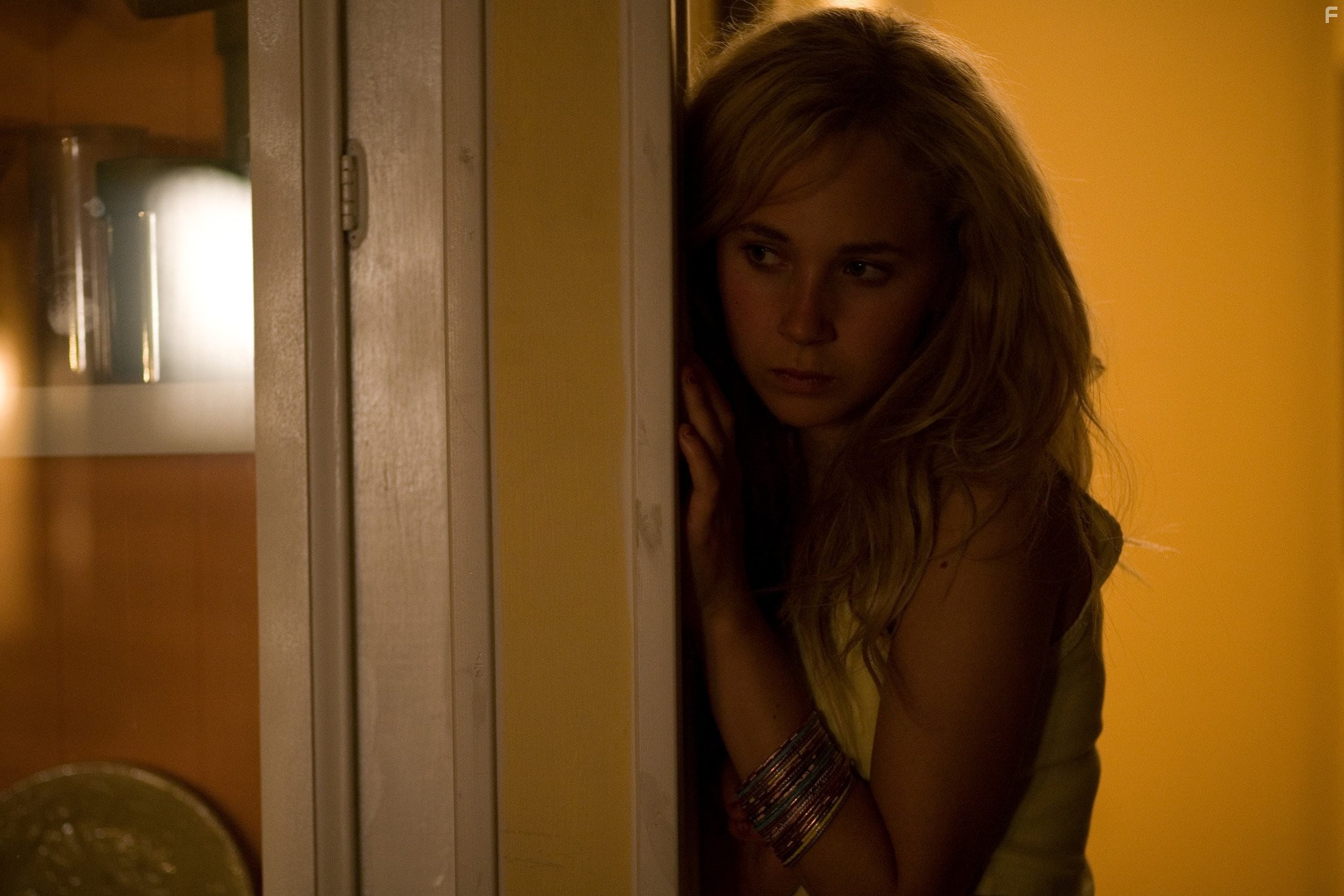 Juno Temple in Спокойной ночи, Луна (2011)