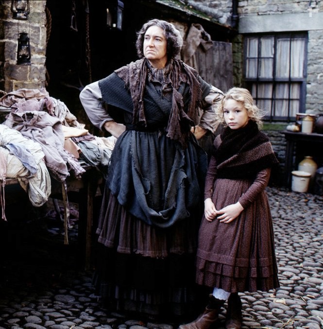 Val McLane and Perdita Weeks in Rag Nymph (1997)