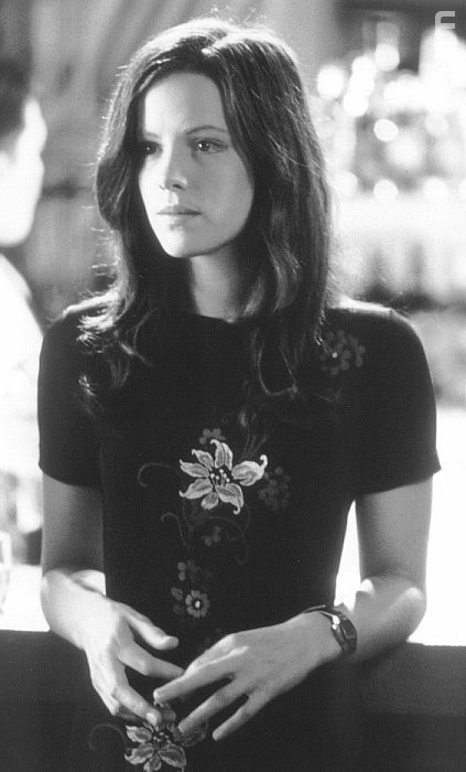 Kate Beckinsale in Разрушенный дворец (1999)