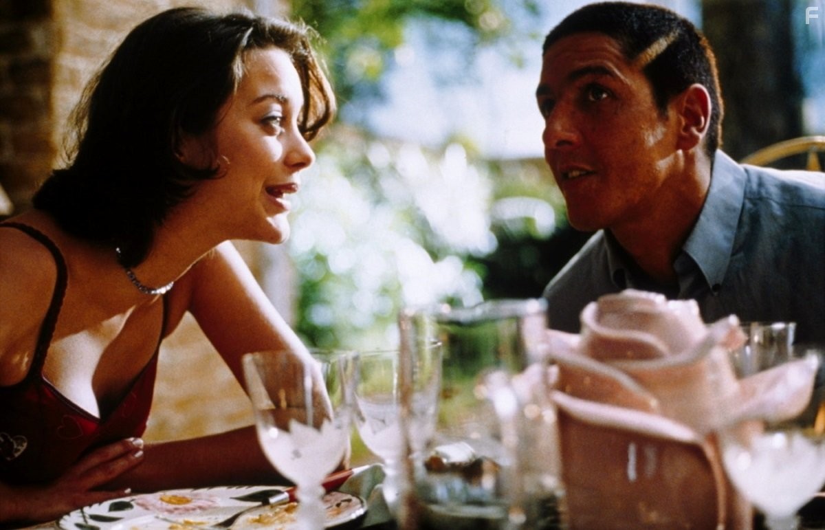 Marion Cotillard and Samy Naceri in Такси 2 (2000)