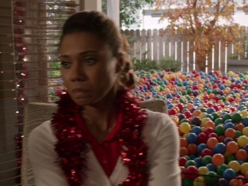 Toks Olagundoye in Соседи (2012)
