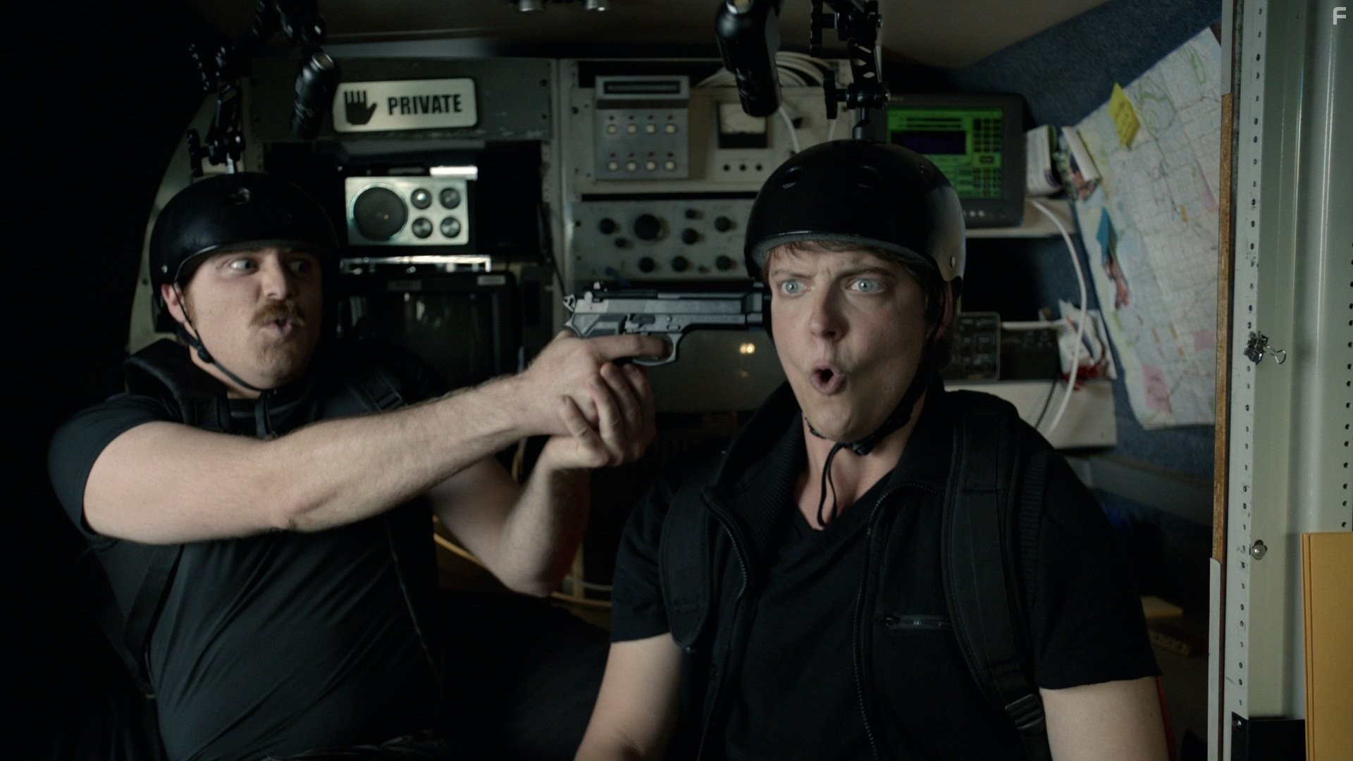 30 ночей паранормального явления с одержимой девушкой с татуировкой дракона (2013)