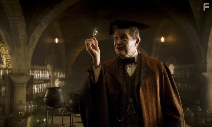 Jim Broadbent in Гарри Поттер и Принц-полукровка (2009)