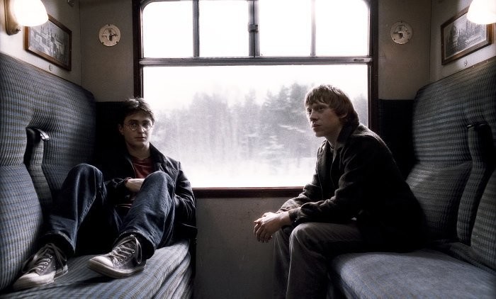 Rupert Grint and Daniel Radcliffe in Гарри Поттер и Принц-полукровка (2009)