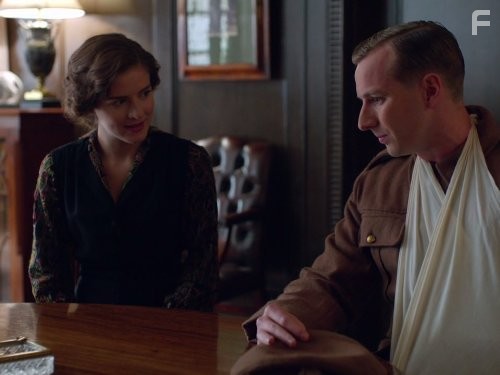 Calum Callaghan and Aisling Loftus in Мистер Селфридж (2013)