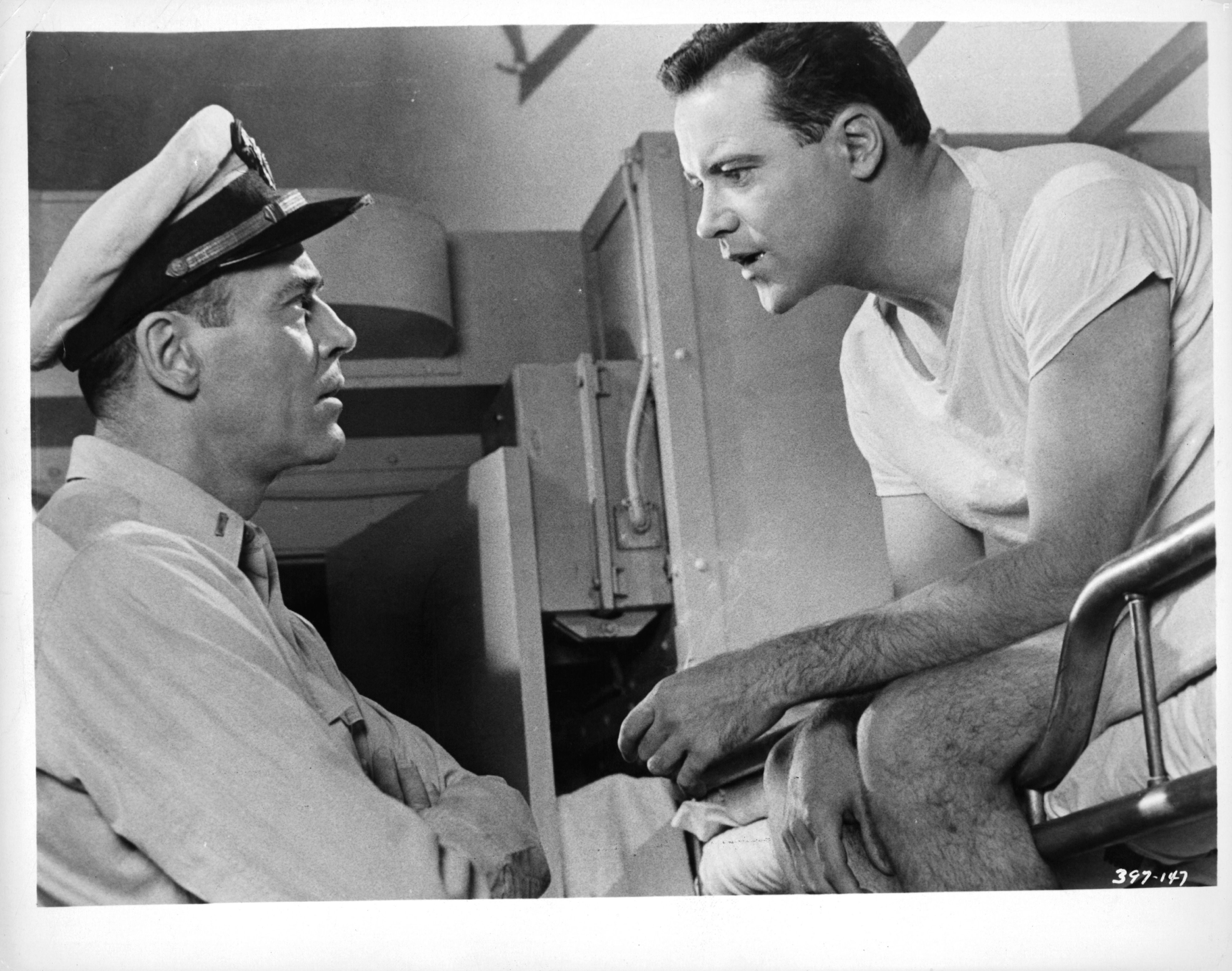 Henry Fonda and Jack Lemmon in Мистер Робертс (1955)