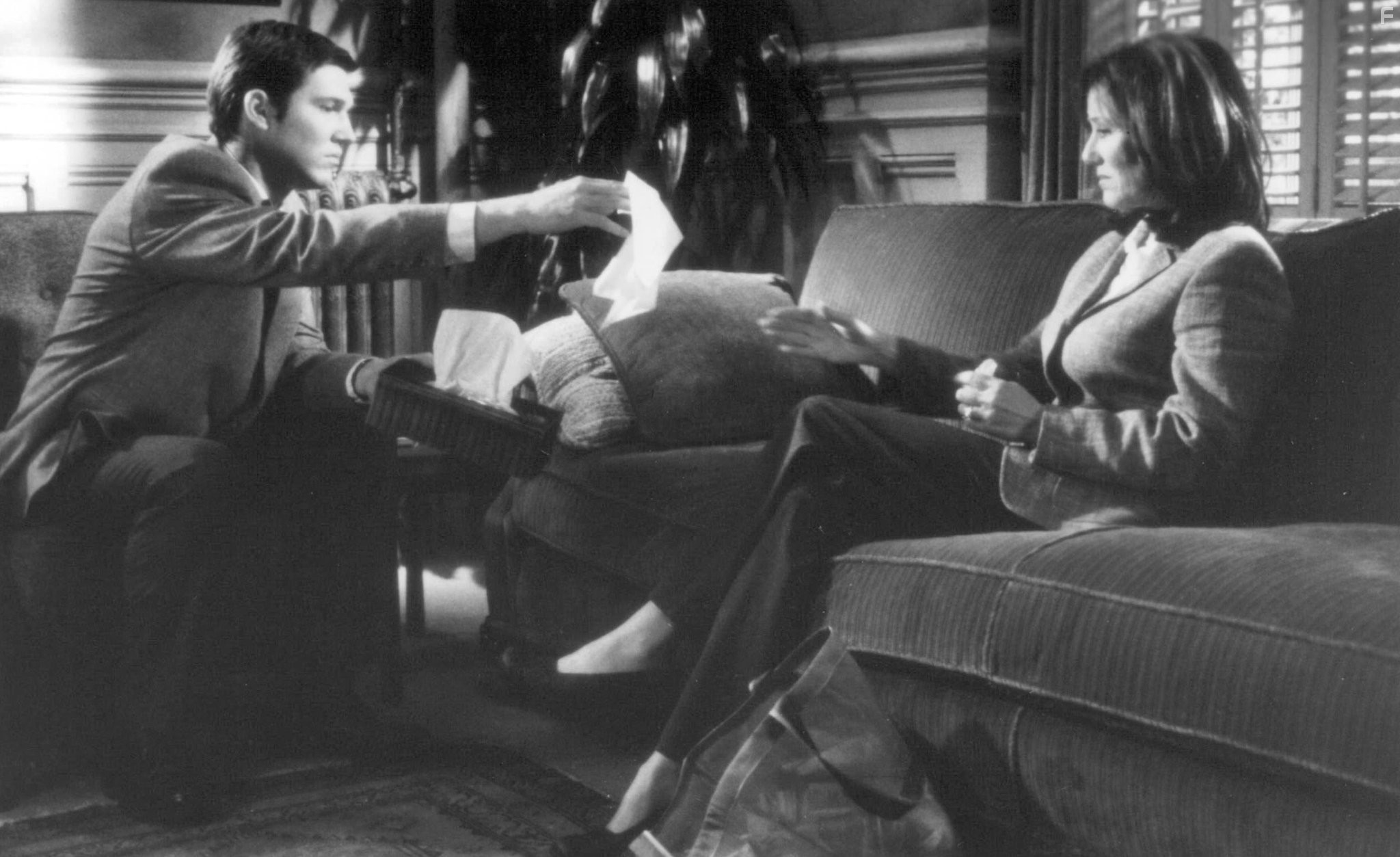 Loren Dean and Mary McDonnell in Доктор Мамфорд (1999)