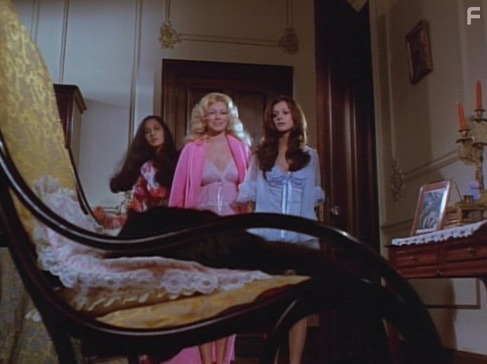 M?s negro que la noche (1975)