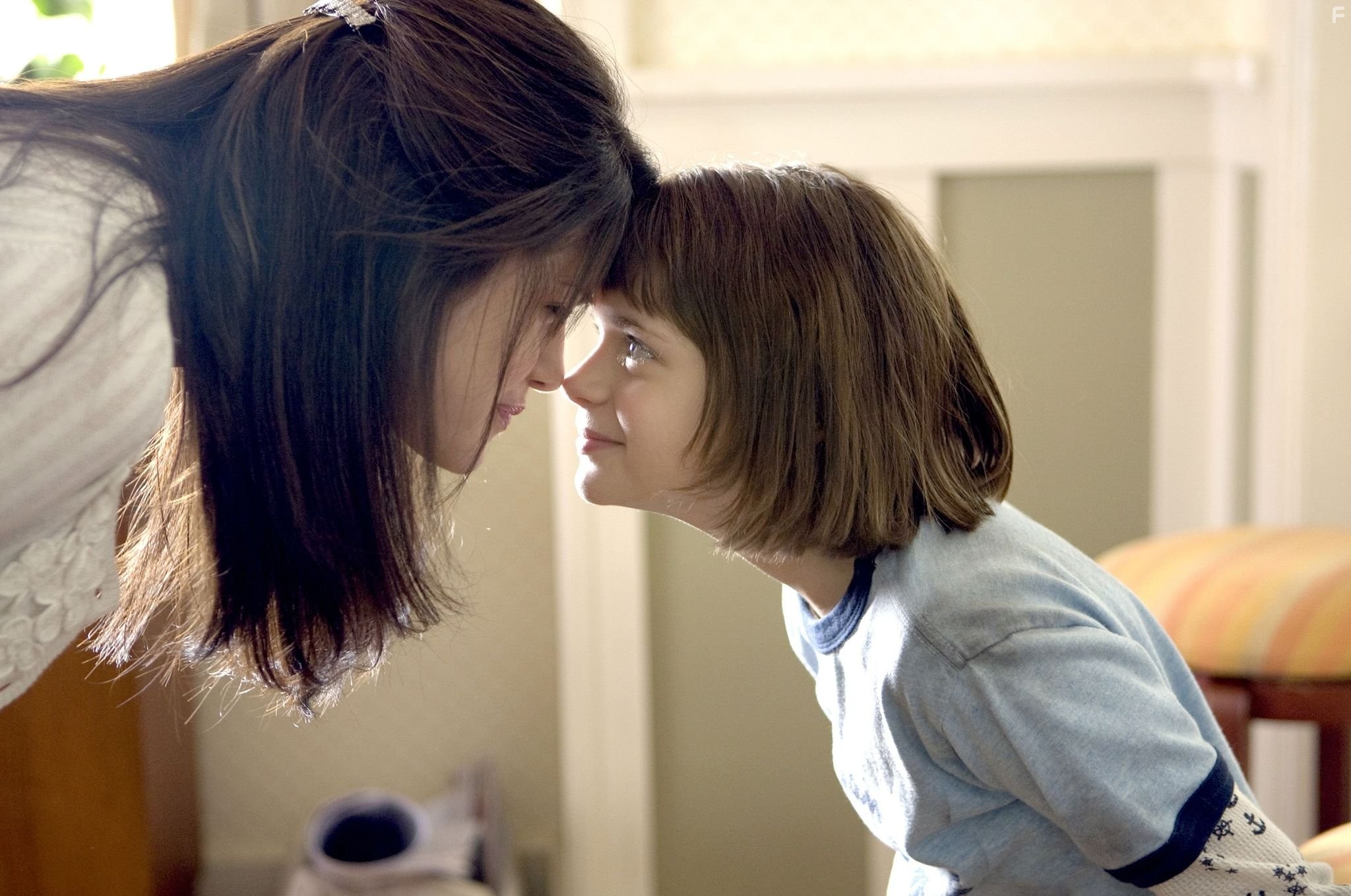Selena Gomez and Joey King in Рамона и Бизус (2010)