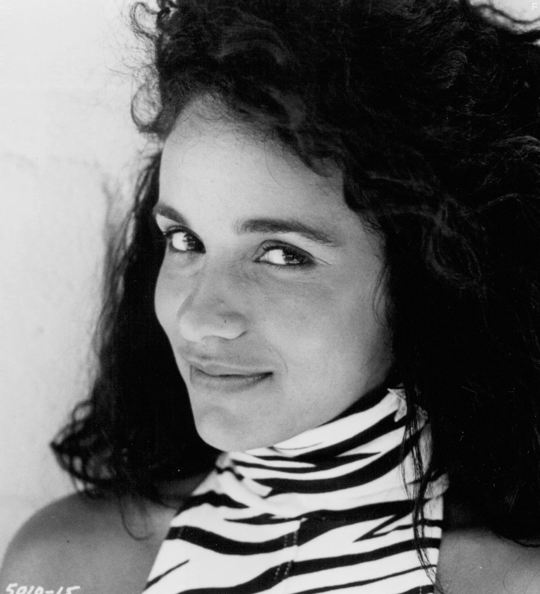 Kelly Jo Minter in Летняя школа (1987)