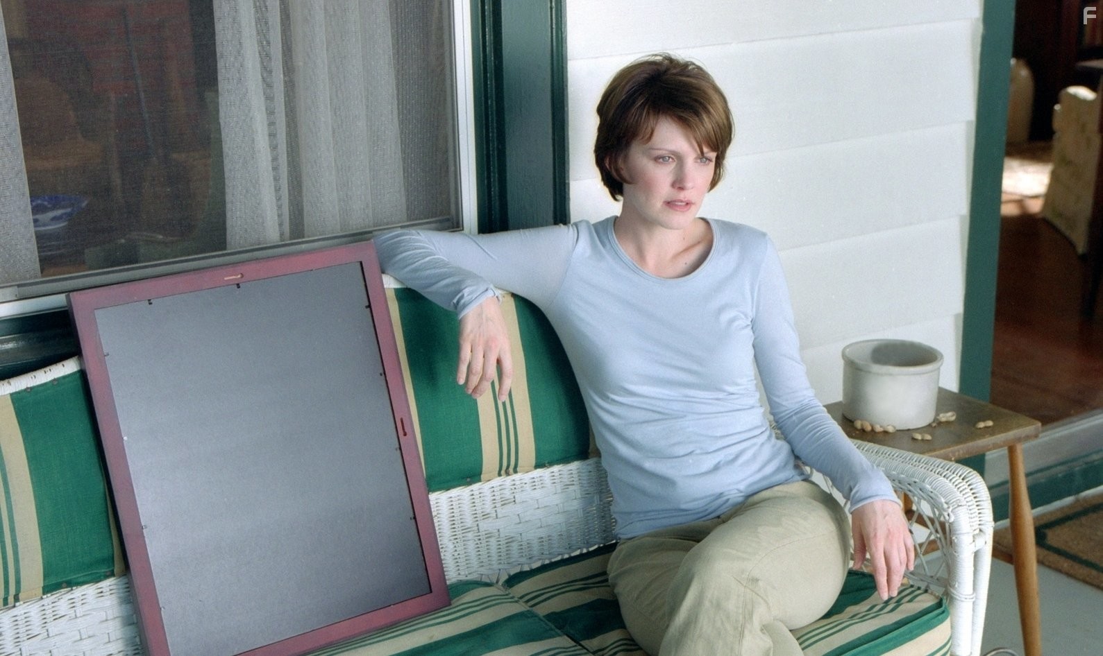 Kathryn Morris in Особое мнение (2002)