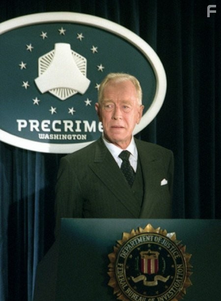 Max von Sydow in Особое мнение (2002)