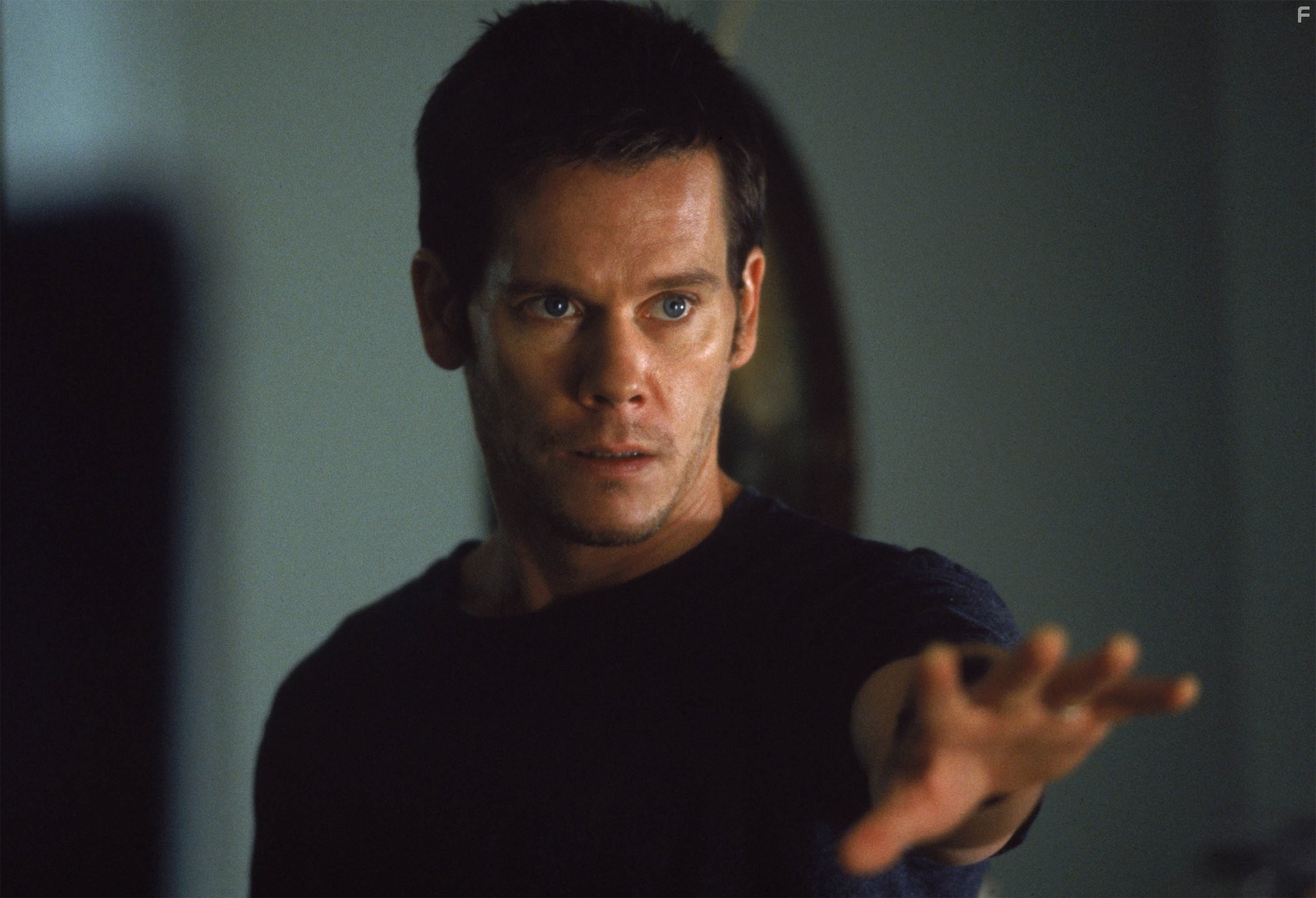 Kevin Bacon in Отзвуки эха (1999)