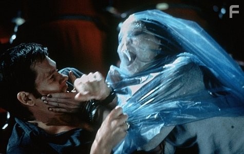 Kevin Bacon in Отзвуки эха (1999)