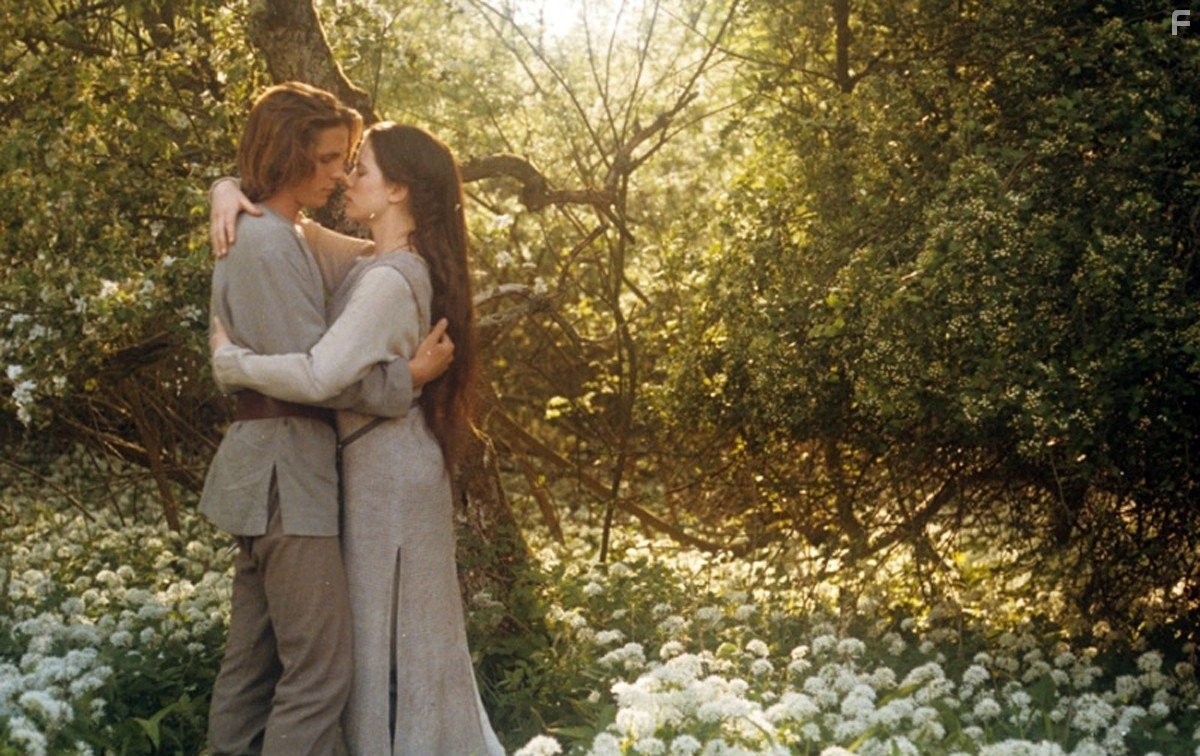 Christian Bale and Kate Beckinsale in Принц Ютландии (1994)