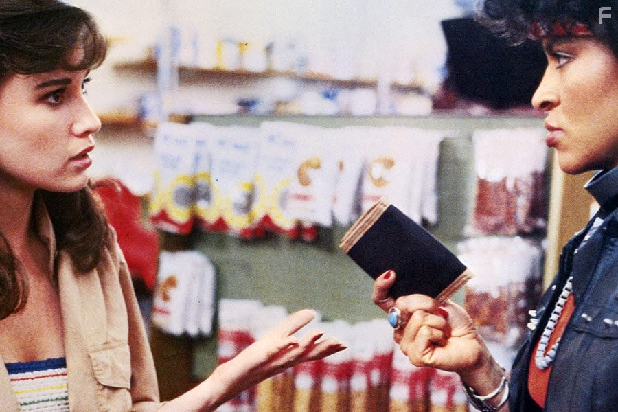 Gloria Charles and Catherine Parks in Пятница 13 - Часть 3 (1982)