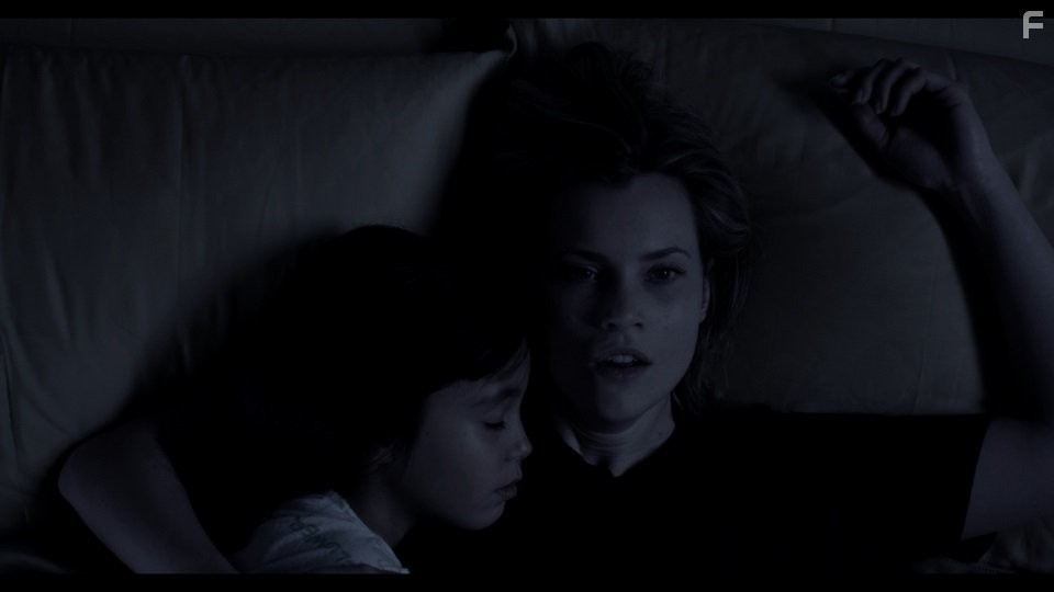 Harriet MacMasters-Green and Sabrina Jolie Perez in Фея (2012)