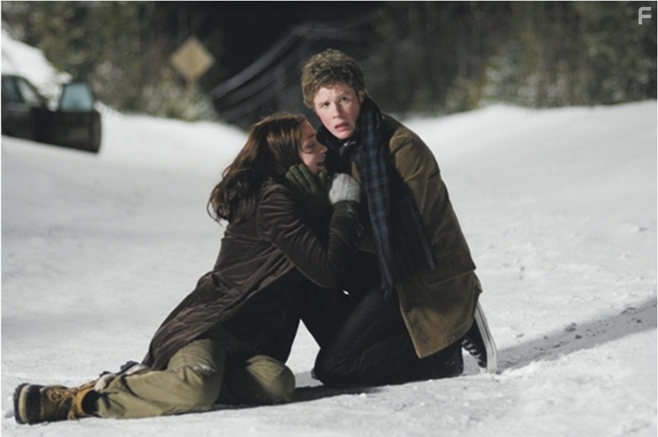 Emily Blunt and Ashton Holmes in Призраки (2007)