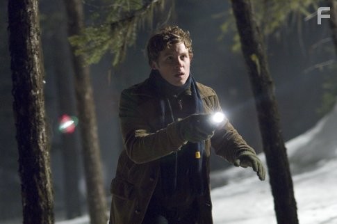 Ashton Holmes in Призраки (2007)