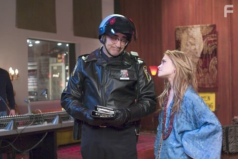 Mary-Kate Olsen and Eugene Levy in Мгновения Нью-Йорка (2004)