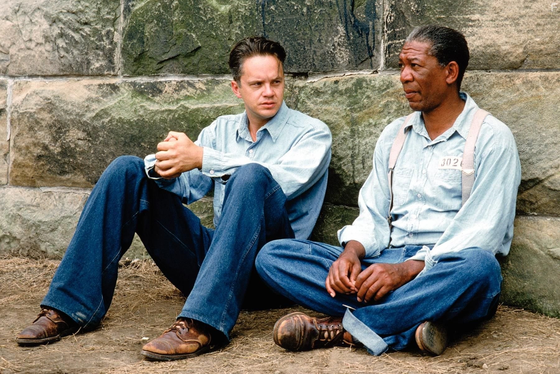 Morgan Freeman and Tim Robbins in Побег из Шоушенка (1994)