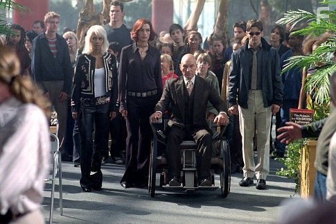 Famke Janssen, Halle Berry, Patrick Stewart, and James Marsden in Люди Икс-2 (2003)