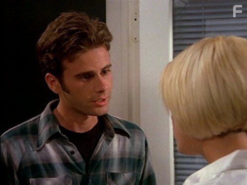 Tori Spelling and Jamie Walters in Beverly Hills 90210 (1990)