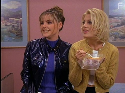 Tori Spelling and Kathleen Robertson in Beverly Hills 90210 (1990)