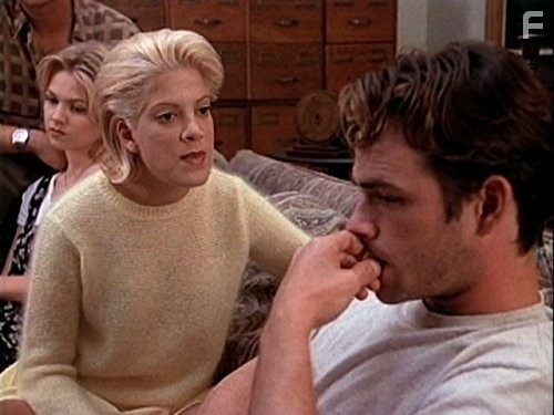 Luke Perry, Jennie Garth, and Tori Spelling in Beverly Hills 90210 (1990)
