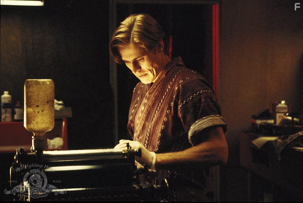 Willem Dafoe in Жить и умереть в Лос-Анджелесе (1985)