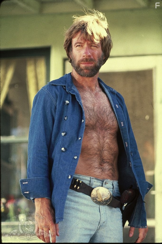 Chuck Norris in Одинокий волк МакКуэйд (1983)