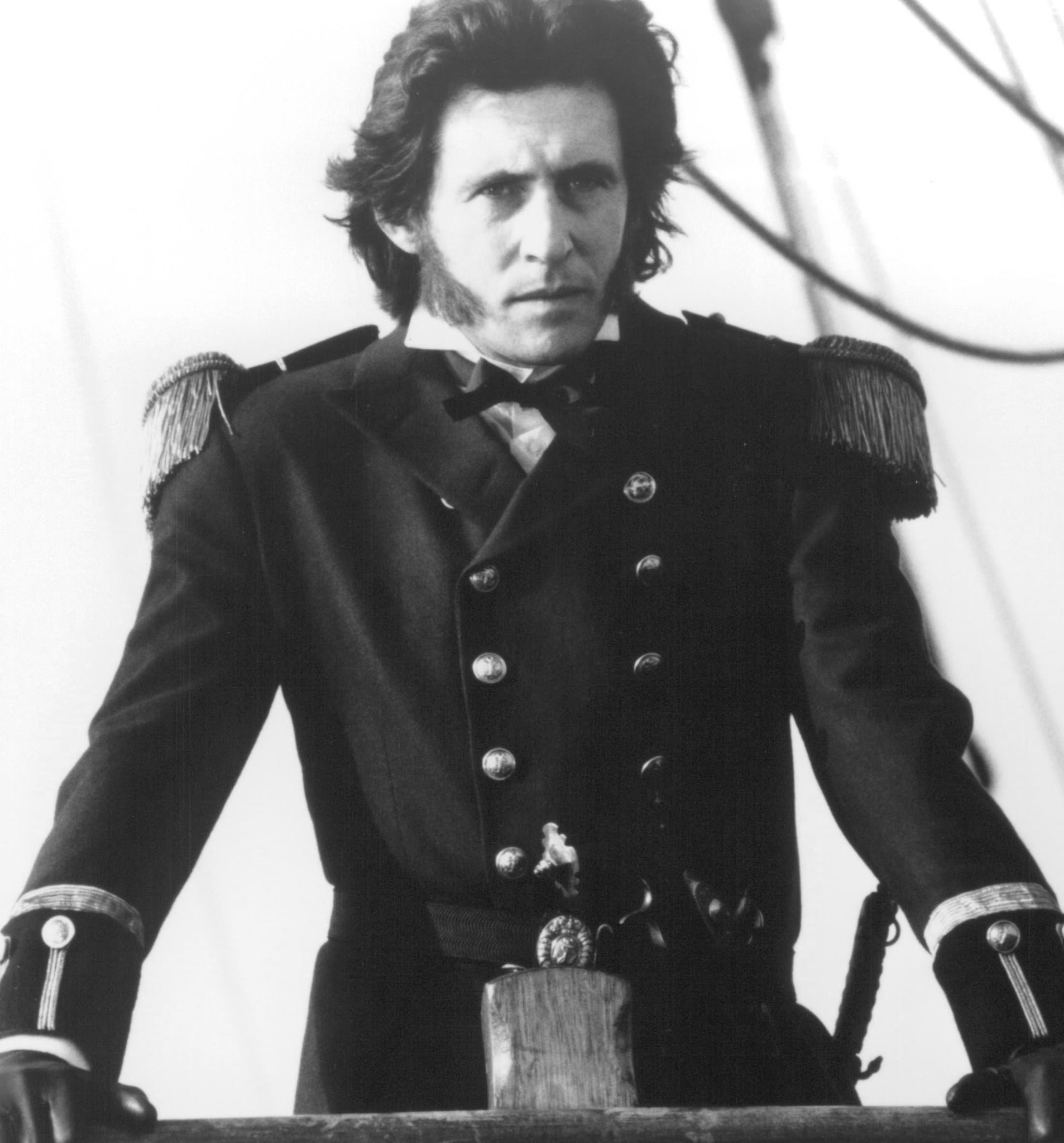 Gabriel Byrne in Битва за остров сокровищ (1990)
